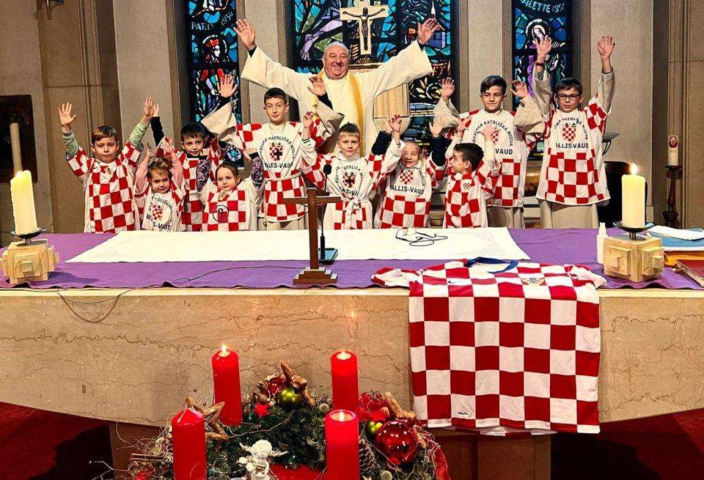 NAPRIJED "VATRENI": I Hrvatska katolička misija iz Švicarske dala jedinstvenu podršku Hrvatskoj reprezentaciji