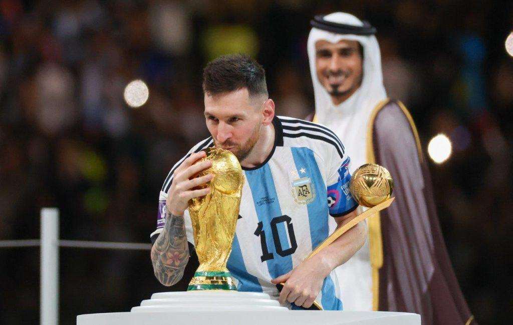 LIJEPE GESTE: Neymar čestitao Messiju, a Hurst Mbappeu LIJEPE GESTE: Neymar čestitao Messiju, a Hurst Mbappeu