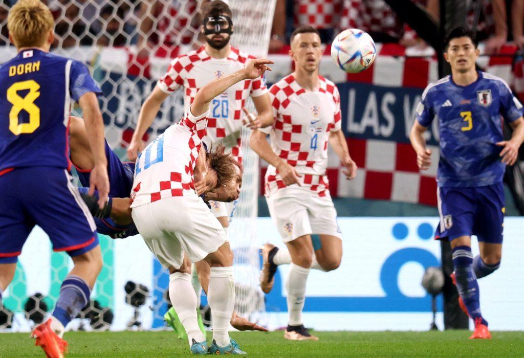 HRVATSKA NA KRILIMA LIVAKOVIĆA IZBORILA ČETVRTFINALE: Teška i dramatična utakmica protiv Japana odlučena jedanaestercima