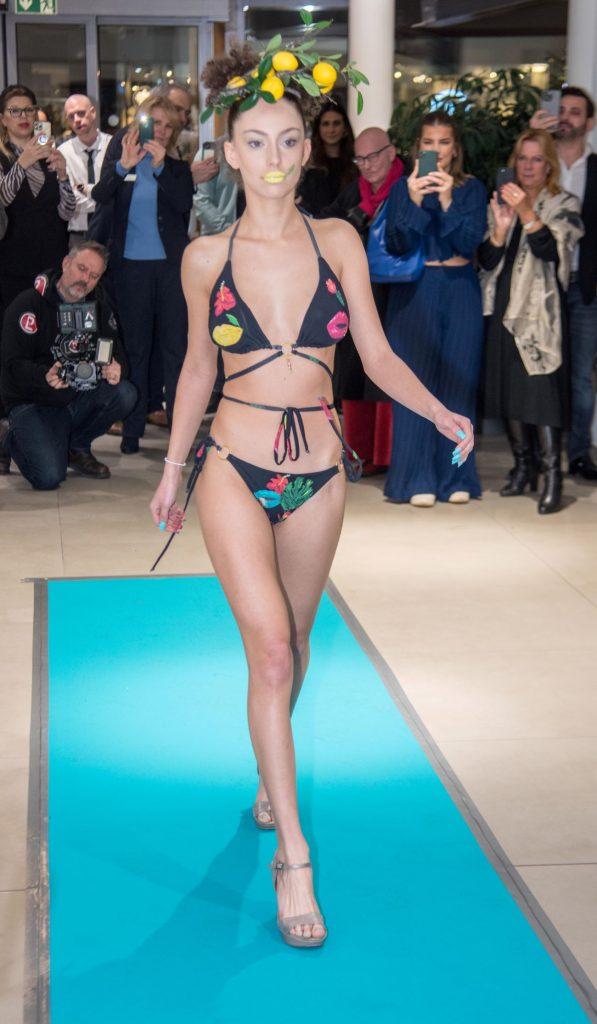 (FOTO) HRVATICA ODUŠEVILA FRANKFURT: Okupila modele, glumce, sportaše..., i predstavila im svoj rad (FOTO) HRVATICA ODUŠEVILA FRANKFURT: Okupila modele, glumce, sportaše..., i predstavila im svoj rad