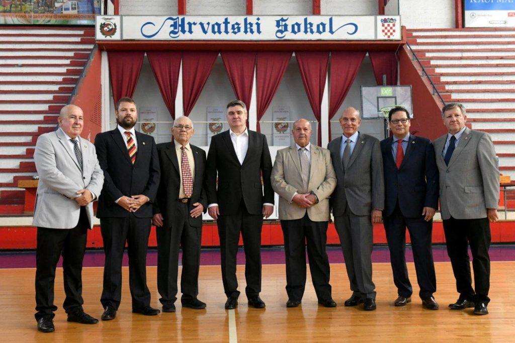 HRVATSKI PREDSJEDNIK U ČILEU: Predsjednik Milanović posjetio hrvatska društva i klubove u čileanskom gradu Antofagasti HRVATSKI PREDSJEDNIK U ČILEU: Predsjednik Milanović posjetio hrvatska društva i klubove u čileanskom gradu Antofagasti
