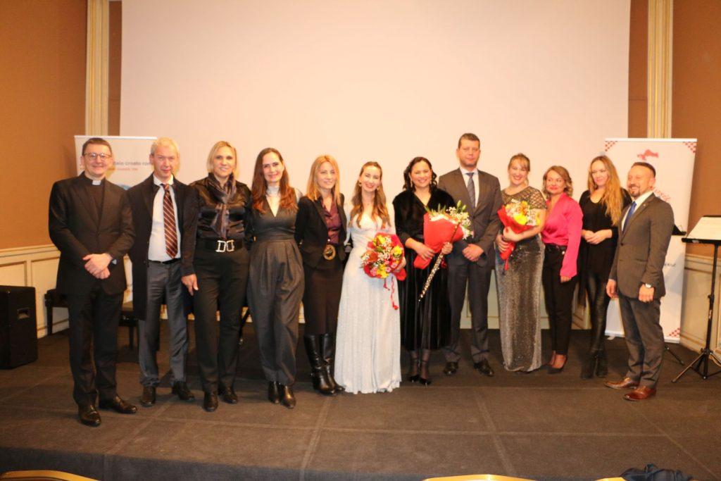 (FOTO) BOŽIĆNI KONCERT U RIMU: Hrvati, Talijani i Mađari uživali u izvedbama hrvatskih glazbenica