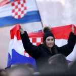 (FOTO) PONOSNI NA USPJEH VATRENIH: Trg bana Jelačića već pun navijača, počeo službeni program dočeka (FOTO) PONOSNI NA USPJEH VATRENIH: Trg bana Jelačića već pun navijača, počeo službeni program dočeka