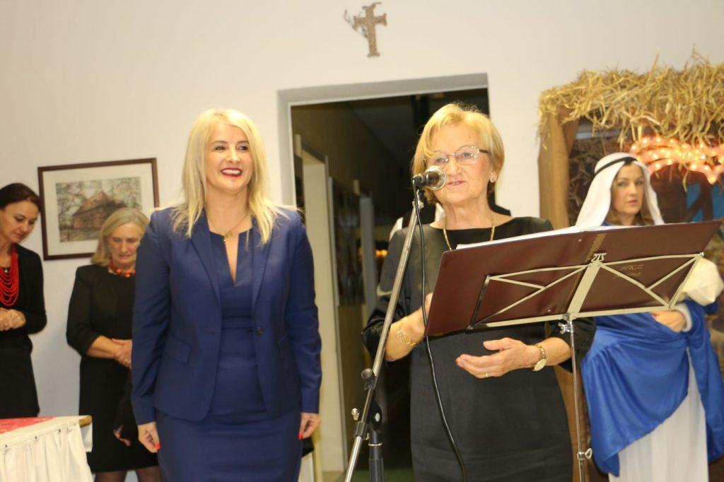 (FOTO) BOŽIĆNA VEČERA U MAINZU: Okupio se znatan broj Hrvata i Nijemaca