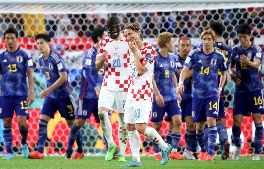 HRVATSKA NA KRILIMA LIVAKOVIĆA IZBORILA ČETVRTFINALE: Teška i dramatična utakmica protiv Japana odlučena jedanaestercima