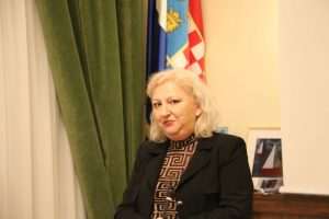 „POVEŽIMO ISELJENIŠTVO“ U RIMU: Mlada djevojka poslala značajnu poruku: Gdje mi mladi Hrvati pripadamo? „POVEŽIMO ISELJENIŠTVO“ U RIMU: Mlada djevojka poslala značajnu poruku: Gdje mi mladi Hrvati pripadamo?