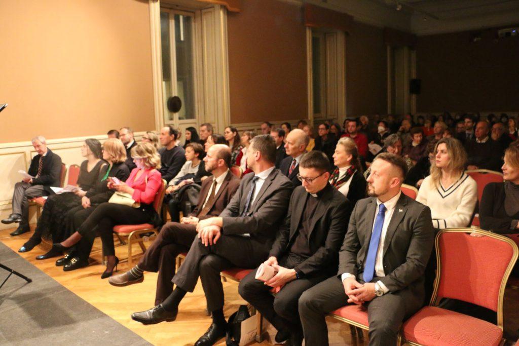 (FOTO) BOŽIĆNI KONCERT U RIMU: Hrvati, Talijani i Mađari uživali u izvedbama hrvatskih glazbenica