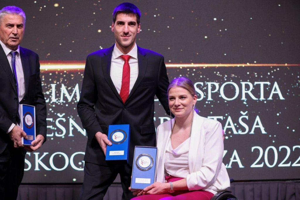 DOBITNICI NAGRADA HPO-a: Dino Sinovčić i Anđela Mužinić Vincetić najbolji hrvatski parasportaši DOBITNICI NAGRADA HPO-a: Dino Sinovčić i Anđela Mužinić Vincetić najbolji hrvatski parasportaši
