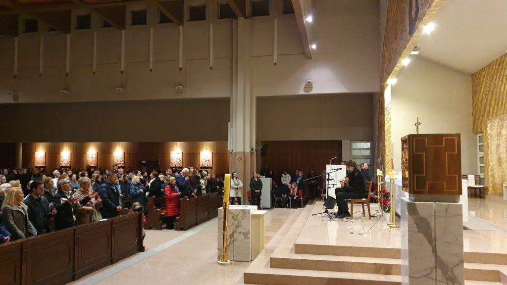 HUMANITARNI KONCERT ZA PAMĆENJE: Ovacije bečkih Hrvata karizmatičnom Dubrovčaninu Stijepu Gleđu Markosu