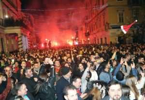 SVEČANO POSVUDA U HRVATSKOJ: Zagreb, Split, Rijeka, Opatija, Osijek, Dubrovnik, Šibenik, Vukovar, ... dočekali Novu 2023. uz glazbu i pjenušac SVEČANO POSVUDA U HRVATSKOJ: Zagreb, Split, Rijeka, Opatija, Osijek, Dubrovnik, Šibenik, Vukovar, ... dočekali Novu 2023. uz glazbu i pjenušac