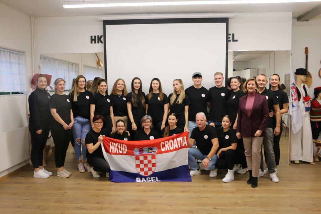 HKUD CROATIA BASEL: Godine su donijele neopisivu povezanost i prijateljstvo članova HKUD CROATIA BASEL: Godine su donijele neopisivu povezanost i prijateljstvo članova