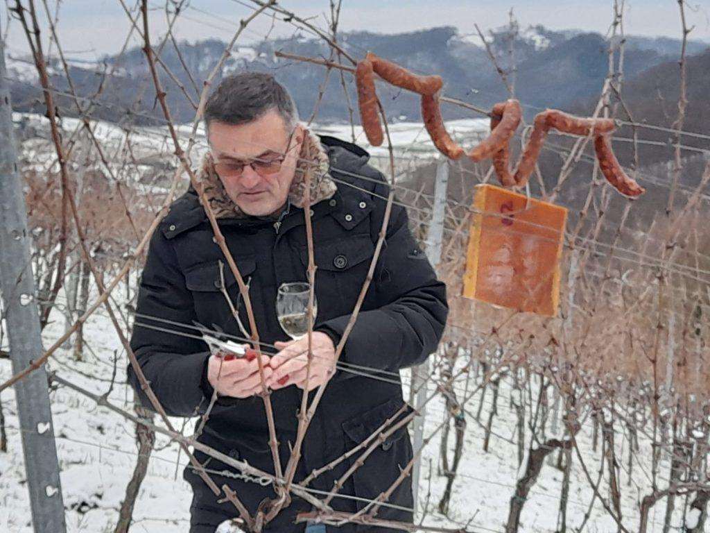 (FOTO i VIDEO) VINCEKOVO NA VUGLEC BREGU: Vino, pjesma, dobro društvo i "biškup"! (FOTO i VIDEO) VINCEKOVO NA VUGLEC BREGU: Vino, pjesma, dobro društvo i "biškup"!