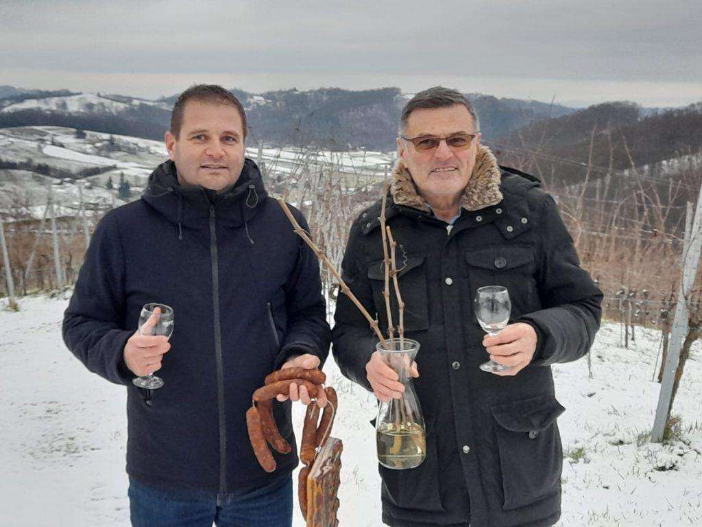 (FOTO i VIDEO) VINCEKOVO NA VUGLEC BREGU: Vino, pjesma, dobro društvo i "biškup"! (FOTO i VIDEO) VINCEKOVO NA VUGLEC BREGU: Vino, pjesma, dobro društvo i "biškup"!