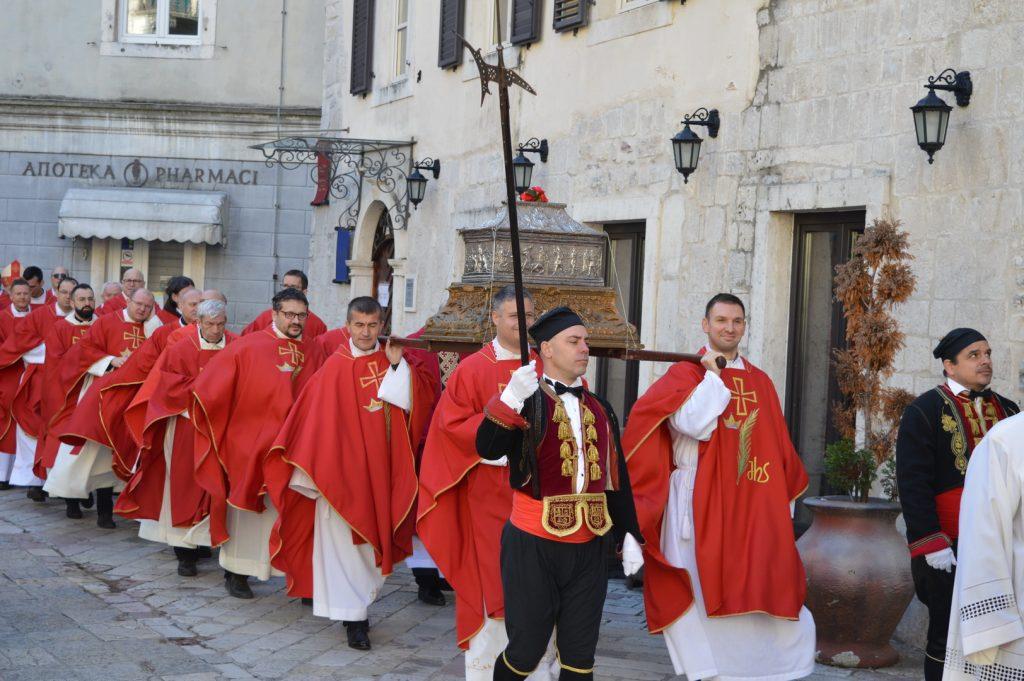 SVEČANO U KOTORU: Biskupija i grad Kotor po 1214. put proslavili svog zaštitnika sv. Tripuna SVEČANO U KOTORU: Biskupija i grad Kotor po 1214. put proslavili svog zaštitnika sv. Tripuna
