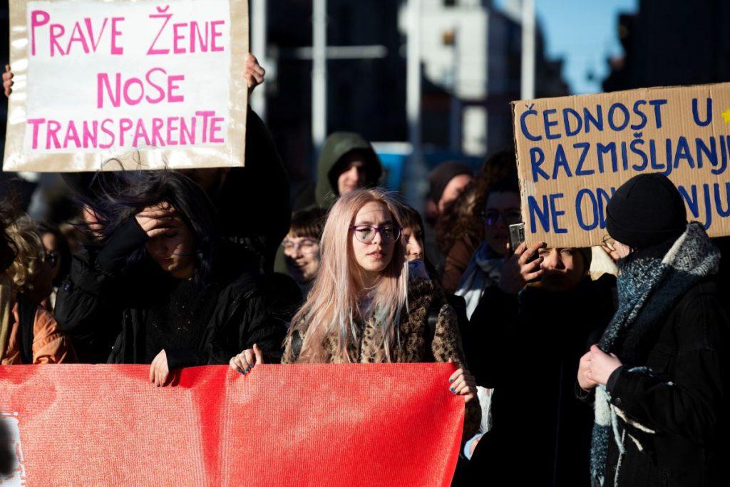 MUŠKARCI MOLITELJI I ŽENE PROTIVNICE U ZAGREBU: Je li sve otišlo malo predaleko? MUŠKARCI MOLITELJI I ŽENE PROTIVNICE U ZAGREBU: Je li sve otišlo malo predaleko?