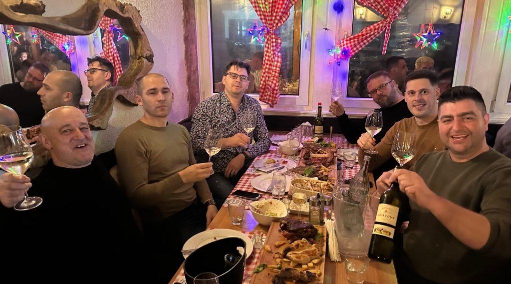 HRVATSKI VINARI NA PUTU ZA DÜSSELDORF: Prije odlaska na sajam vina ProWein, posjetili tvrtku Budimir u Bad Homburgu HRVATSKI VINARI NA PUTU ZA DÜSSELDORF: Prije odlaska na sajam vina ProWein, posjetili tvrtku Budimir u Bad Homburgu