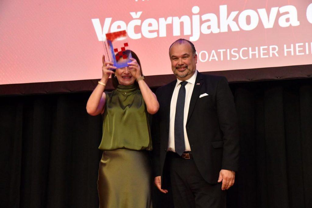 NAKNADNA DODJELA: KF Velebit Göteborg iz Švedske i HKUD Croatia Basel iz Švicarske primili nagrade iz 2021. godine NAKNADNA DODJELA: KF Velebit Göteborg iz Švedske i HKUD Croatia Basel iz Švicarske primili nagrade iz 2021. godine