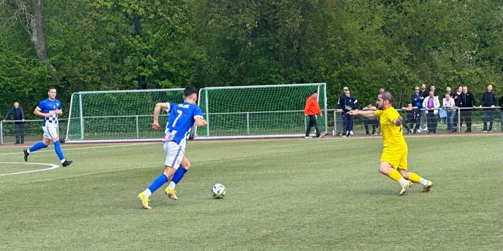CROATIA FRANKFURT PRED NOVIM ISKUŠENJIMA: Veterani večeras igraju protiv Sachsenhausena, Croatia II u nedjelju gostuje kod Eschersheima, a Croatia I kod momčadi Kosova CROATIA FRANKFURT PRED NOVIM ISKUŠENJIMA: Veterani večeras igraju protiv Sachsenhausena, Croatia II u nedjelju gostuje kod Eschersheima, a Croatia I kod momčadi Kosova