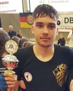 USPJEŠAN NASTUP ČLANOVA FIGHTCLUBA WIESBADEN: Manuel Bodrožić (19) na Franačkom prvenstvu u Giebelstadtu kod Würzburga prvi put nastupio na turniru odraslih i upisao prvu pobjedu  