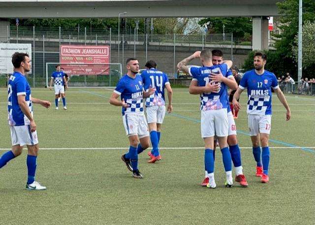 CROATIA FRANKFURT PONOVNO NA POBJEDNIČKOM KOLOSIJEKU: Momčad Kosova od težeg poraza spasio odlični vratar CROATIA FRANKFURT PONOVNO NA POBJEDNIČKOM KOLOSIJEKU: Momčad Kosova od težeg poraza spasio odlični vratar