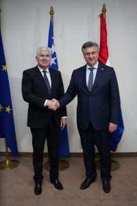 SAJAM GOSPODARSTVA U MOSTARU: Dragan Čović i Borjana Krišto razgovarali s hrvatskim premijerom Andrejem Plenkovićem SAJAM GOSPODARSTVA U MOSTARU: Dragan Čović i Borjana Krišto razgovarali s hrvatskim premijerom Andrejem Plenkovićem