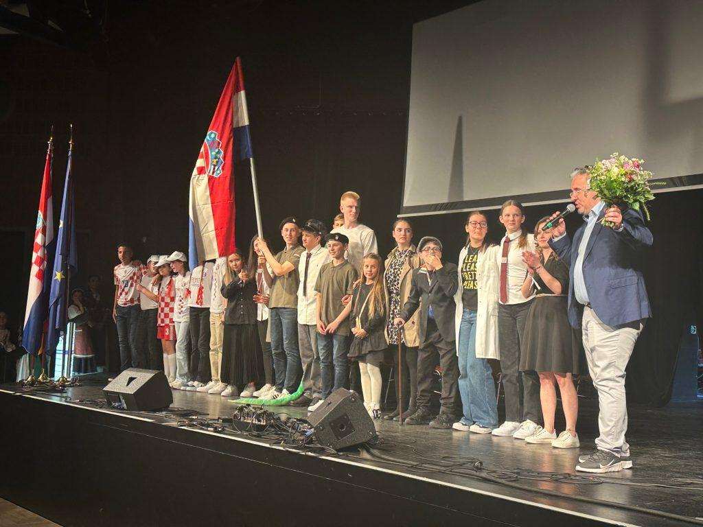 (VIDEO / FOTO) ZAJEDNIŠTVO HRVATA NA SJEVERU NJEMAČKE: Čak i u ovim teškim vremenima Hrvatska i Njemačka stoje rame uz rame