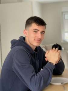 OFFENBACH AM MAIN: Roko Branko Mrvelj (18) potpisao profesionalni ugovor s OFC Kickers Offenbach