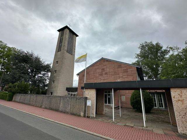 BAD HOMBURG: Uspjela peticija njemačkih i hrvatskih vjernika – crkva Heilig Kreuz u Bad Homburgu neće se prodavati! BAD HOMBURG: Uspjela peticija njemačkih i hrvatskih vjernika – crkva Heilig Kreuz u Bad Homburgu neće se prodavati!