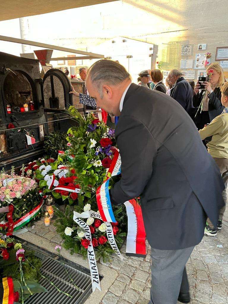 78. OBLJETNICA OSLOBAĐANJA: Veleposlanik Glunčić s hrvatskim izaslanstvom u Mauthausenu u Austriji odao počast žrtvama nacionalsocijalizma među kojima je i 200-injak Hrvata 78. OBLJETNICA OSLOBAĐANJA: Veleposlanik Glunčić s hrvatskim izaslanstvom u Mauthausenu u Austriji odao počast žrtvama nacionalsocijalizma među kojima je i 200-injak Hrvata