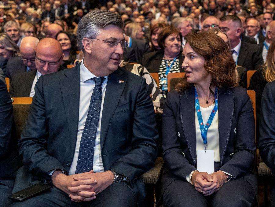 OBILJEŽENA 25. OBLJETNICA SMRTI RATNOG MINISTRA U LISINSKOM: Gojko Šušak je dao nemjerljivi doprinos u obrani i uspostavi RH OBILJEŽENA 25. OBLJETNICA SMRTI RATNOG MINISTRA U LISINSKOM: Gojko Šušak je dao nemjerljivi doprinos u obrani i uspostavi RH