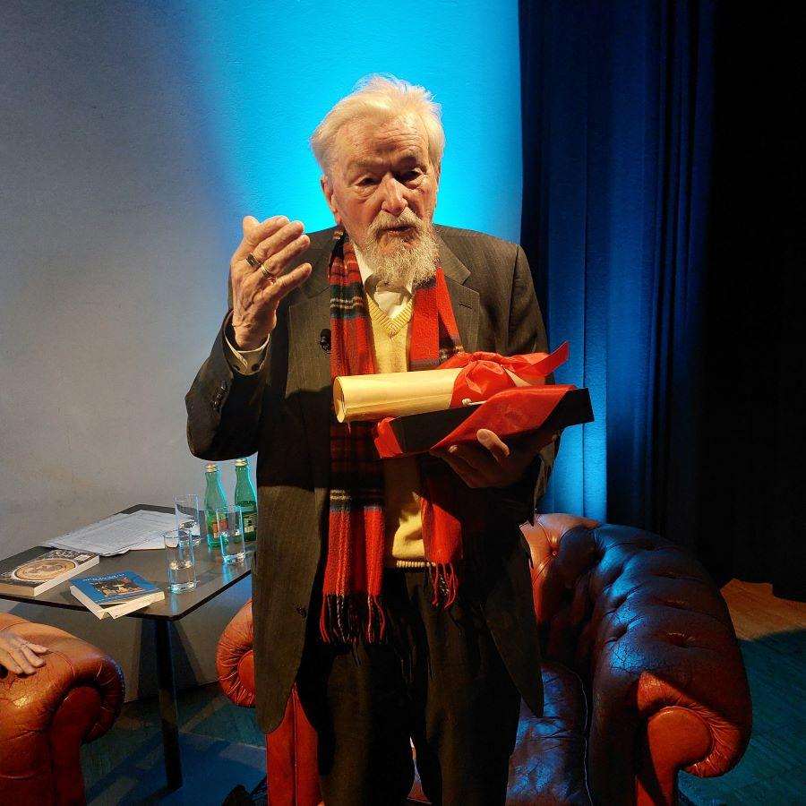 VREMEPLOV ZADNJIH SVJEDOKA: Stjepan Šulek i Nikola Benčić u Hrvatskom centru u Beču o “Glasu” i HAK-u VREMEPLOV ZADNJIH SVJEDOKA: Stjepan Šulek i Nikola Benčić u Hrvatskom centru u Beču o “Glasu” i HAK-u