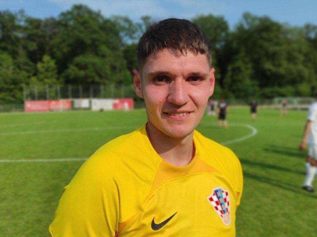 MALO NEUOBIČAJENO ZA NJEMAČKI NOGOMET: Croatiji Singen nakon pobjede u doigravanju najprije čestitali na ulasku u Kreisligu A, a potom stigla nova obavijest MALO NEUOBIČAJENO ZA NJEMAČKI NOGOMET: Croatiji Singen nakon pobjede u doigravanju najprije čestitali na ulasku u Kreisligu A, a potom stigla nova obavijest