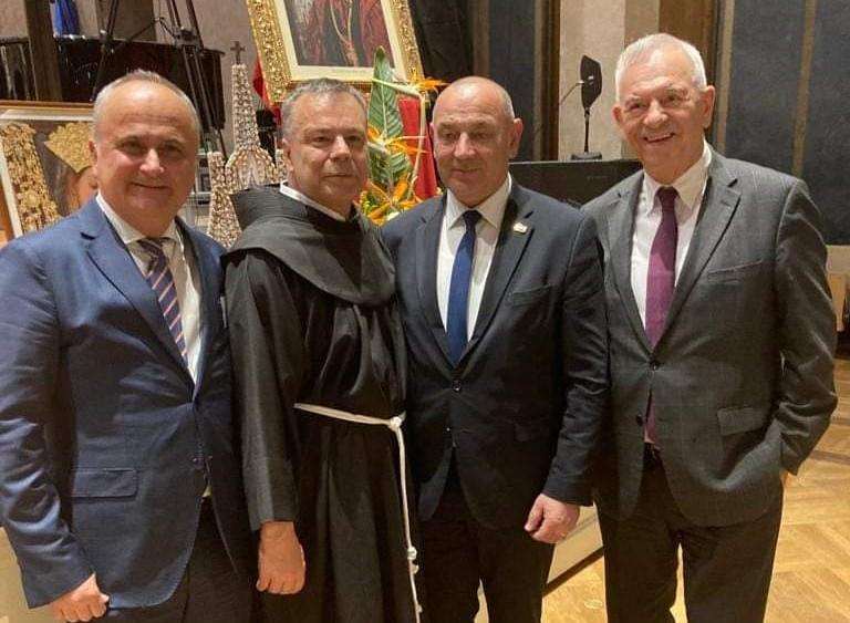 HRVATI U BAVARSKOJ PROSLAVILI ZNAČAJAN JUBILEJ: 75. obljetnica Hrvatske katoličke župe München HRVATI U BAVARSKOJ PROSLAVILI ZNAČAJAN JUBILEJ: 75. obljetnica Hrvatske katoličke župe München