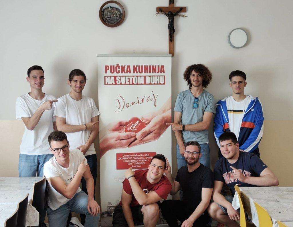 PUTOVANJE KOJE ĆE PAMTITI: Mladi iz hrvatskih katoličkih zajednica Balingen i Ebingen pod dojmom svjedočenja poznatog glumca iz filma „Pasija“ PUTOVANJE KOJE ĆE PAMTITI: Mladi iz hrvatskih katoličkih zajednica Balingen i Ebingen pod dojmom svjedočenja poznatog glumca iz filma „Pasija“