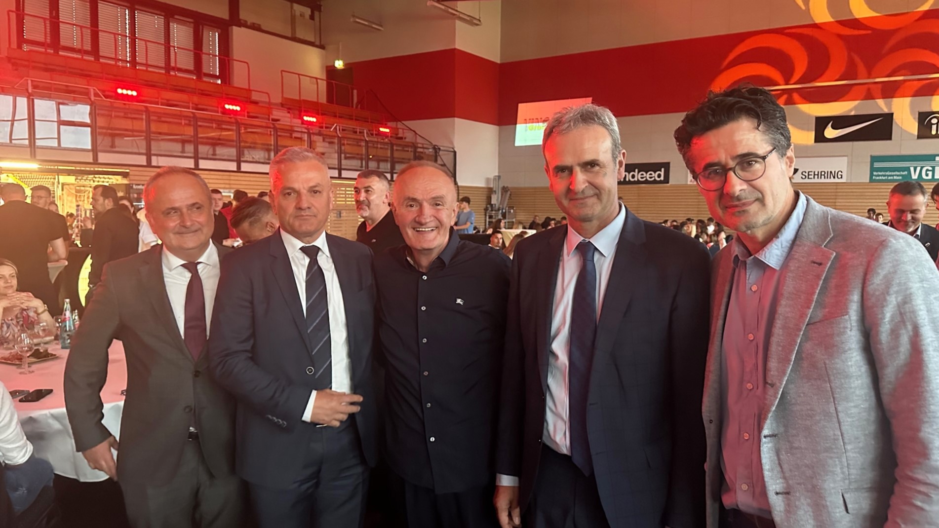30. OBLJETNICA CROATIJE I POSAVINE FRANKFURT: Na poziv Mate Bulića, Zlatko Dalić i Niko Kovač s tisuću gostiju uveličali proslavu hrvatskih nogometnih klubova iz Frankfurta 30. OBLJETNICA CROATIJE I POSAVINE FRANKFURT: Na poziv Mate Bulića, Zlatko Dalić i Niko Kovač s tisuću gostiju uveličali proslavu hrvatskih nogometnih klubova iz Frankfurta