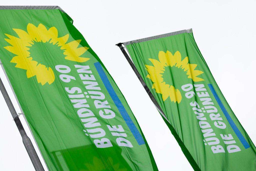 NAJNOVIJA ANKETA ARD-a: CDU/CSU i dalje prvi sa 28 posto potpore, AfD drugi sa 20 posto, Zeleni i Ljevica potonuli NAJNOVIJA ANKETA ARD-a: CDU/CSU i dalje prvi sa 28 posto potpore, AfD drugi sa 20 posto, Zeleni i Ljevica potonuli