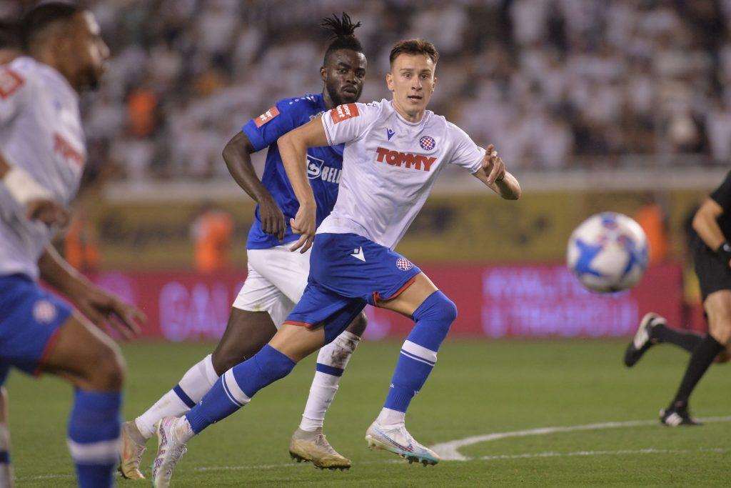 HNL: Hajduk predvođen Livajom s 3:0 pregazio Belupo, golijada u Puli gdje su Istra i Osijek odigrali 4:4 HNL: Hajduk predvođen Livajom s 3:0 pregazio Belupo, golijada u Puli gdje su Istra i Osijek odigrali 4:4