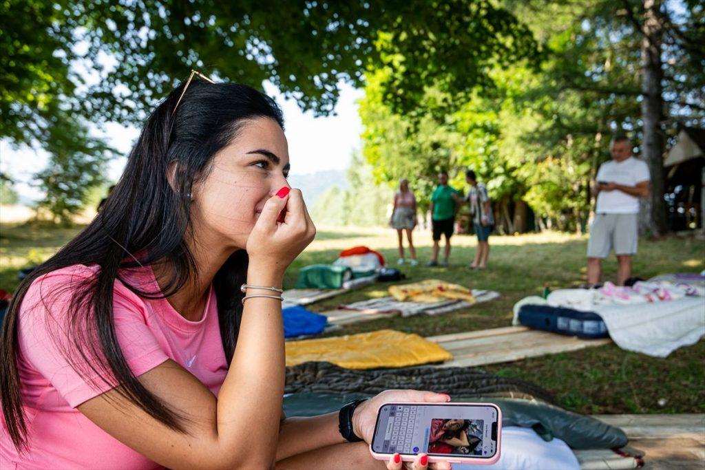 POČELO NATJECANJE U LEŽANJU U CRNOJ GORI: Za nagradu od 1.000 eura bori se čak 21 sudionik