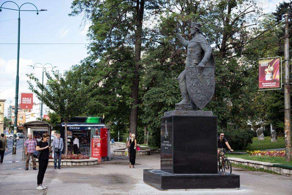 U Sarajevu postavljen spomenik bosanskom kralju Tvrtku I Kotromaniću U Sarajevu postavljen spomenik bosanskom kralju Tvrtku I Kotromaniću