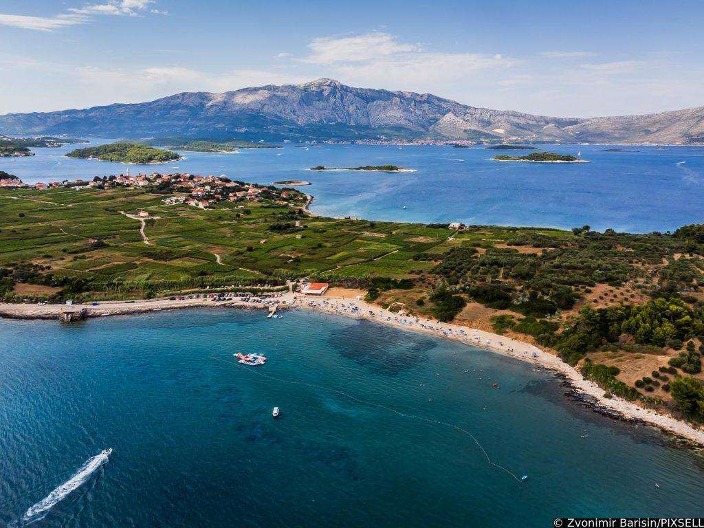 BAJKOVITA MJESTA JADRANA: Vela Pržina u Lumbardi je nestvarno lijepa plaža okružena vinogradima i nudi savršeno čisto more i fini pijesak BAJKOVITA MJESTA JADRANA: Vela Pržina u Lumbardi je nestvarno lijepa plaža okružena vinogradima i nudi savršeno čisto more i fini pijesak