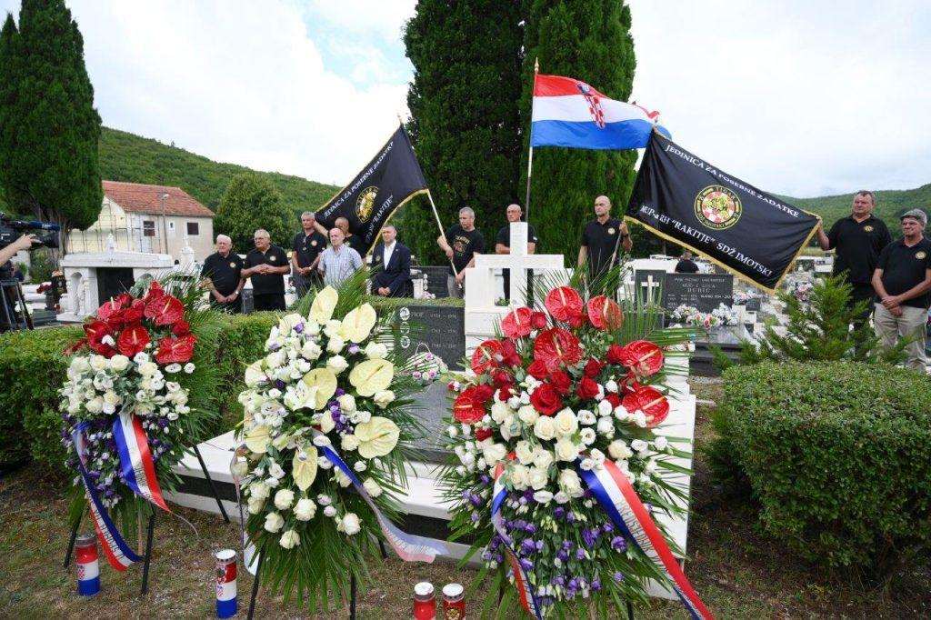 U ČAST PRVOM POGINULOM REDARSTVENIKU: U Aržanu otvoren Memorijalni centar Josip Jović U ČAST PRVOM POGINULOM REDARSTVENIKU: U Aržanu otvoren Memorijalni centar Josip Jović