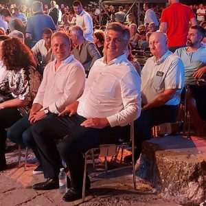 VELIČANSTVEN KONCERT NA ZADARSKOM FORUMU: U čast Tomislavu Ivčiću za 30. godišnjicu njegova preranog odlaska zapjevali mnogi poznati glazbenici