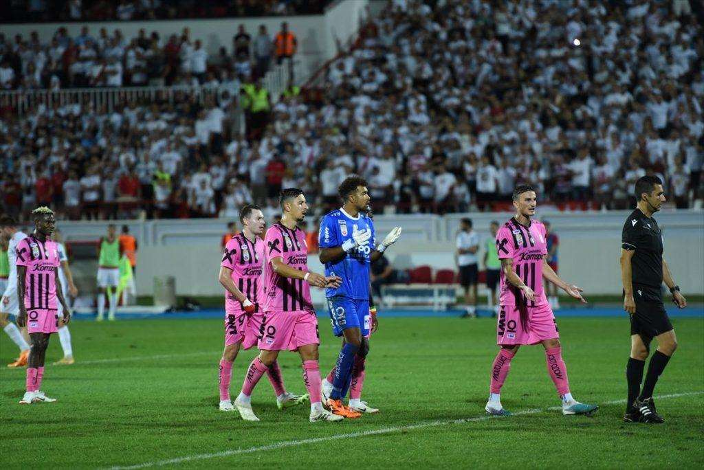 MOSTAR: HŠK Zrinjski nije uspio nadoknaditi prednost LASK-a, ali kao prvi klub iz BiH nastavlja igrati u grupnoj fazi jednog od europskih natjecanja MOSTAR: HŠK Zrinjski nije uspio nadoknaditi prednost LASK-a, ali kao prvi klub iz BiH nastavlja igrati u grupnoj fazi jednog od europskih natjecanja