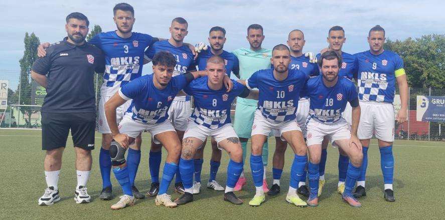 CROATIJA FRANKFURT SLAVILA I PROTIV GRIESHEIMA: U 6 utakmica hrvatska momčad upisala 6 pobjeda i čvrsto stoji na vrhu ljestvice KOL Frankfurt CROATIJA FRANKFURT SLAVILA I PROTIV GRIESHEIMA: U 6 utakmica hrvatska momčad upisala 6 pobjeda i čvrsto stoji na vrhu ljestvice KOL Frankfurt