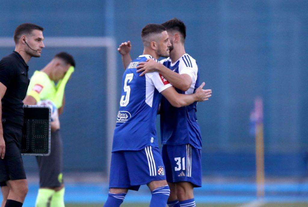 DOMINACIJA MODRIH I BIJELIH: Dinamo osvojio nova tri boda, Rijeka s dva pogotka Marka Pjace savladala Osijek DOMINACIJA MODRIH I BIJELIH: Dinamo osvojio nova tri boda, Rijeka s dva pogotka Marka Pjace savladala Osijek