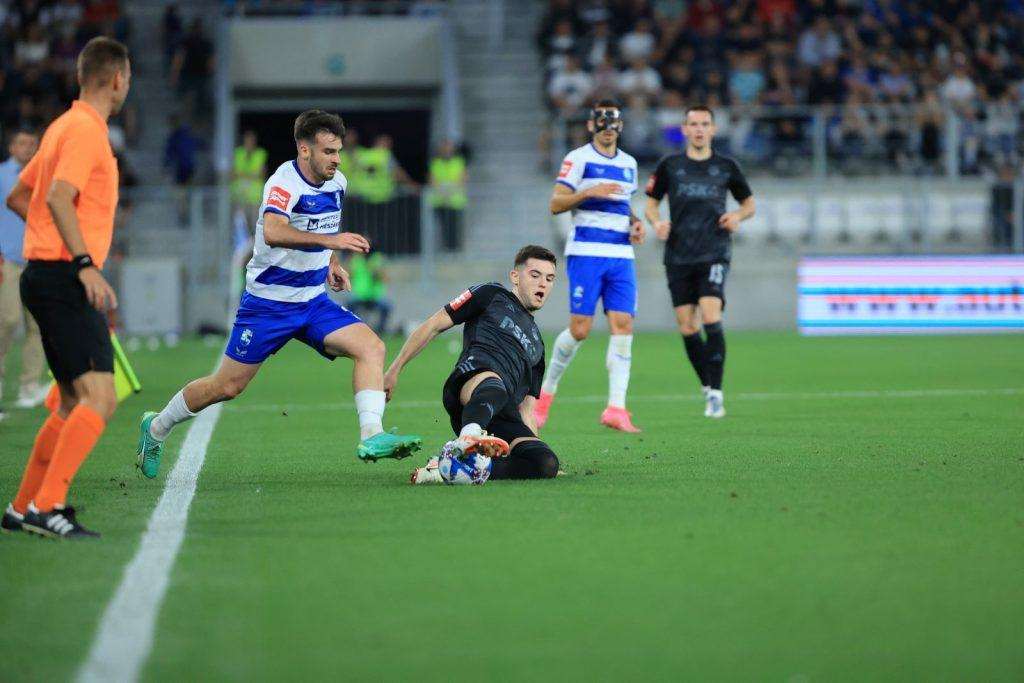 DERBI KOLA HNL-a NA OPUS ARENI: Dinamo preokretom slavio protiv Osijeka pred rekordnih 12.222 gledatelja DERBI KOLA HNL-a NA OPUS ARENI: Dinamo preokretom slavio protiv Osijeka pred rekordnih 12.222 gledatelja