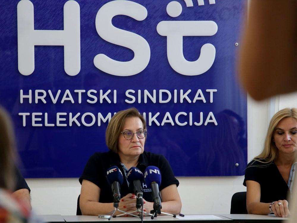 NAJAVA ŠTRAJKA ZBOG PLAĆA OD 590 EURA: Hrvatski sindikat telekomunikacija najavio je 7. listopada prosvjed radnika A1 Hrvatska pod nazivom "Radimo, a živimo na rubu siromaštva!"