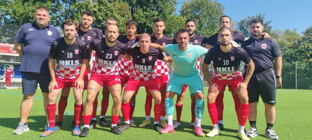 PETA UZASTOPNA POBJEDA CROATIJE FRANKFURT: Već u prvom poluvremenu Croatija je vodila s 3:0, iduću nedjelju igra se derbi kola u F-Heddernheimu PETA UZASTOPNA POBJEDA CROATIJE FRANKFURT: Već u prvom poluvremenu Croatija je vodila s 3:0, iduću nedjelju igra se derbi kola u F-Heddernheimu