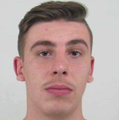 POLICIJA TRAŽI POMOĆ: U bijegu Luka Čokara nakon pljačke župnika crkve "Svetog Petra i Pavla"