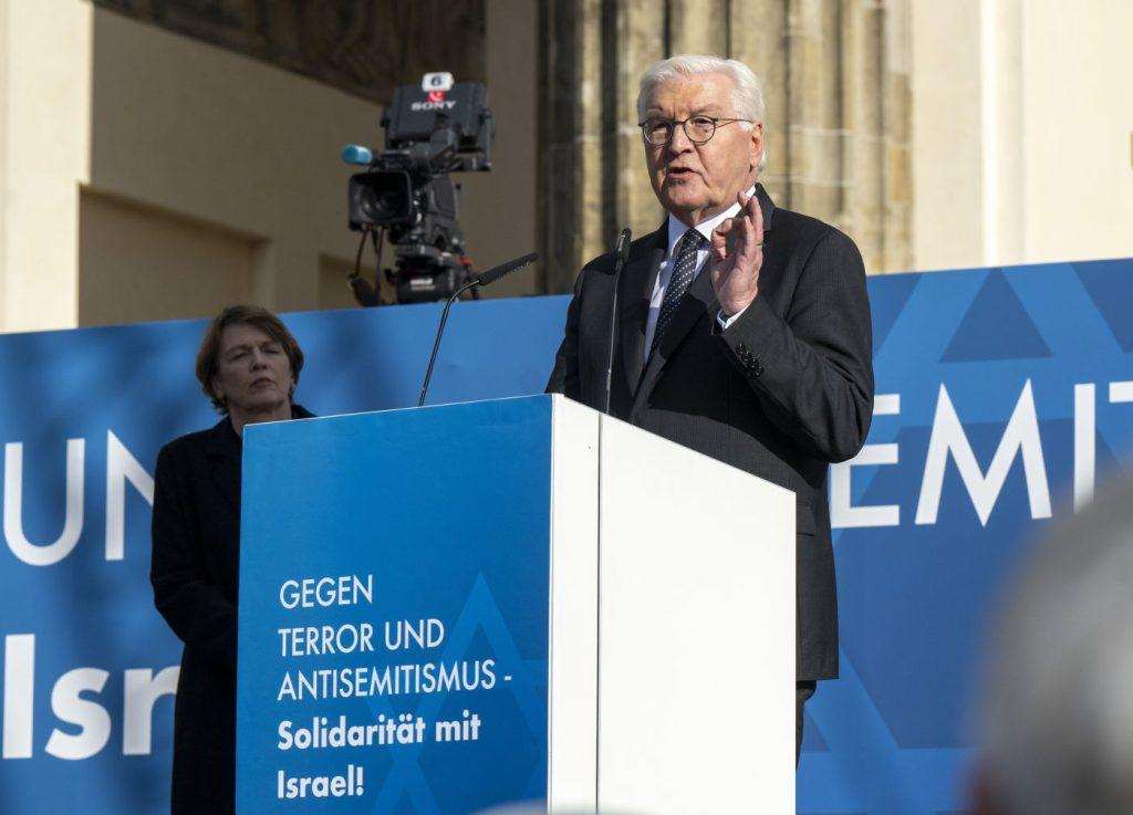 “STOP TERORU PROTIV ŽIDOVA!”: U Berlinu tisuće ljudi izrazilo solidarnost s Izraelom  